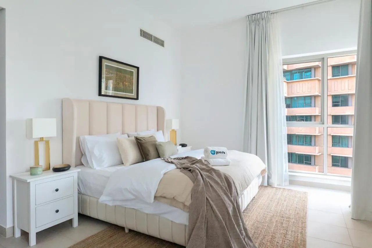 Higuests - Amazing Apartment Overlooking Burj Khalifa! Dubai